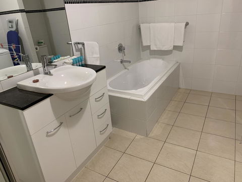 Ensenada Motor Inn And Suites - Australia Accommodation 27