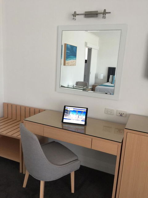Ensenada Motor Inn And Suites - Australia Accommodation 11