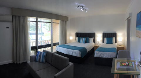 Ensenada Motor Inn And Suites - Australia Accommodation 9
