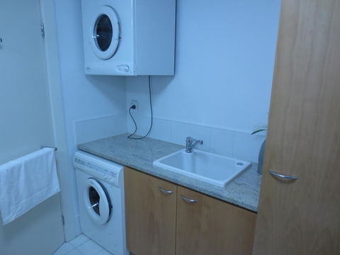 Lights Landing Apartments - Australia Accommodation 10