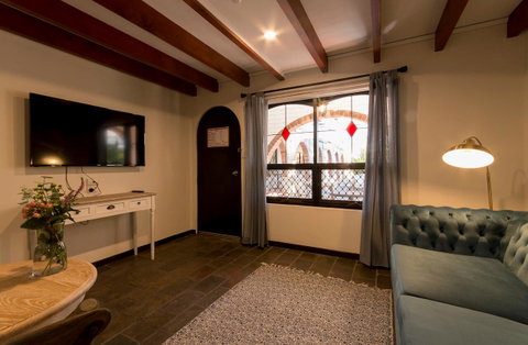 The Manor Basket Range - Australia Accommodation 7