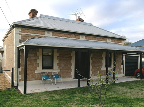 Hilda Anna's - Australia Accommodation 13