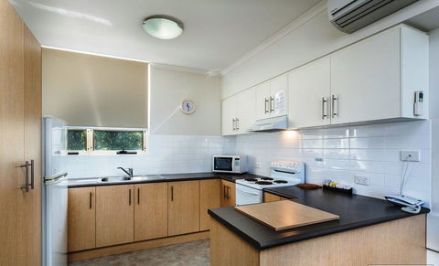 Glenelg Holiday Apartments - Corfu - Australia Accommodation 4