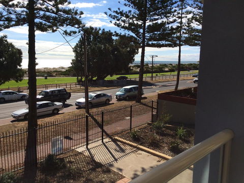 Adelaide - Semaphore Beach Front - Australia Accommodation 27