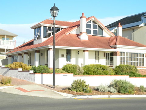 Brighton Beach House - Australia Accommodation 5