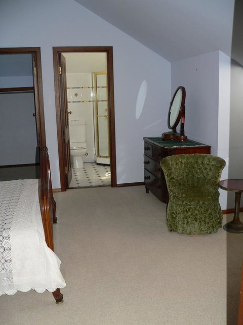 Brighton Beach House - Australia Accommodation 8