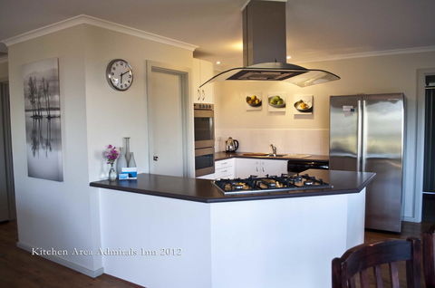 Admirals Inn - Australia Accommodation 0