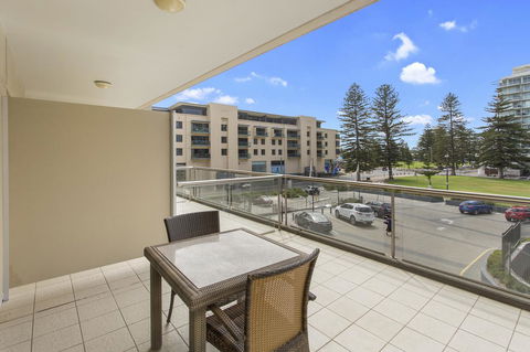 Pier Luxury Apartments - Australia Accommodation 10