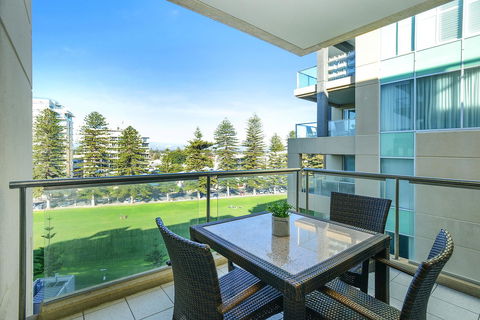 Pier Luxury Apartments - Australia Accommodation 3