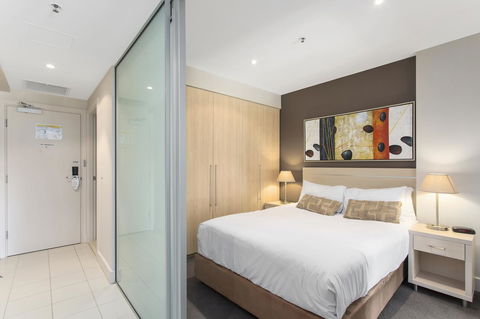 Pier Luxury Apartments - Australia Accommodation 9