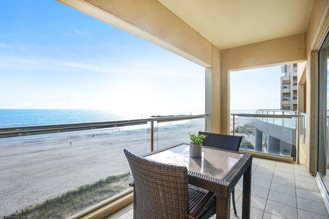 Pier Luxury Apartments - Australia Accommodation 7