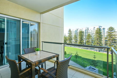 Pier Luxury Apartments - Australia Accommodation 26