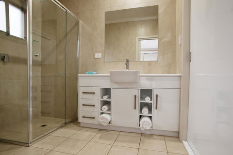 Renmark Holiday Apartments - Australia Accommodation 6