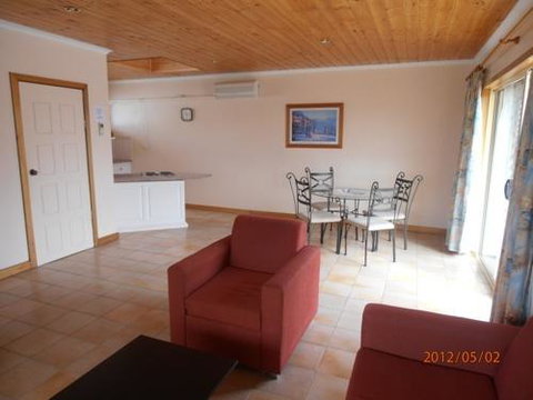 Esplanade Apartments At West Beach - Australia Accommodation 2