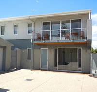 Elandra Holiday Home - Australia Accommodation