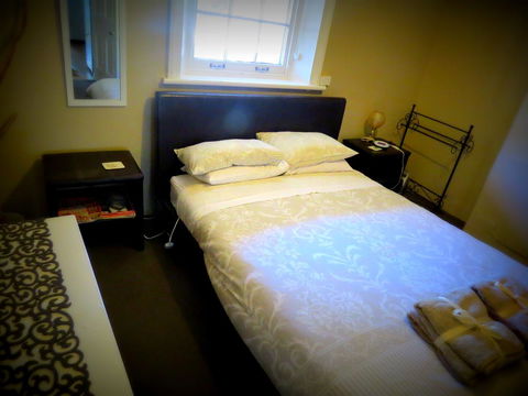 The Pig And Whistle - Australia Accommodation 12