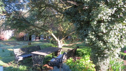 The Pig And Whistle - Australia Accommodation 14