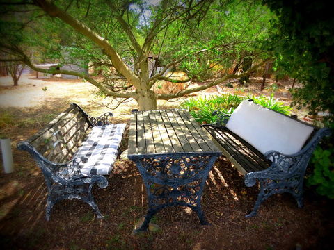 The Pig And Whistle - Australia Accommodation 6