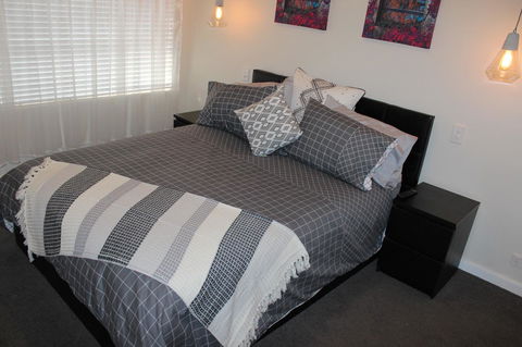 Christophers Villa - Australia Accommodation 12