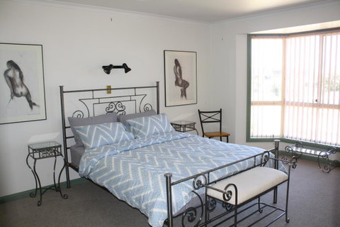 Maslin Beach House - Australia Accommodation 10
