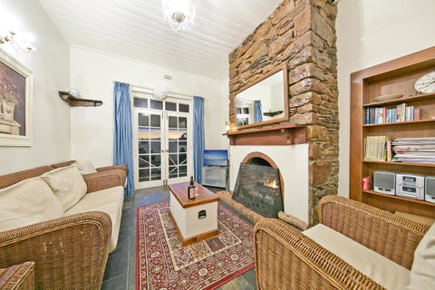Vineyard Cottage BnB - Australia Accommodation 3