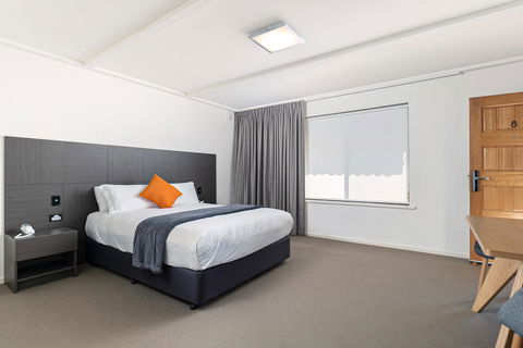 Mick O\'Sheas - Australia Accommodation 4