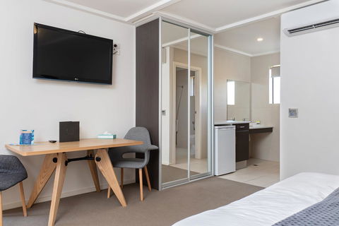 Mick O\'Sheas - Australia Accommodation 1