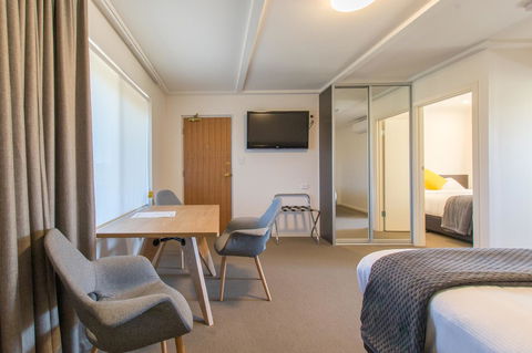 Mick O\'Sheas - Australia Accommodation 5