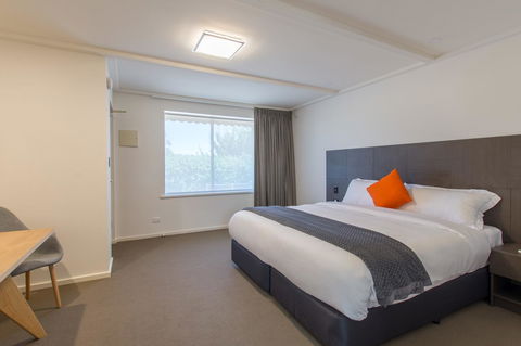 Mick O\'Sheas - Australia Accommodation 9