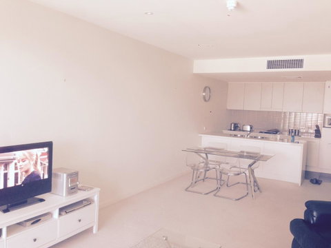 Breakwater Apartment - Australia Accommodation 14