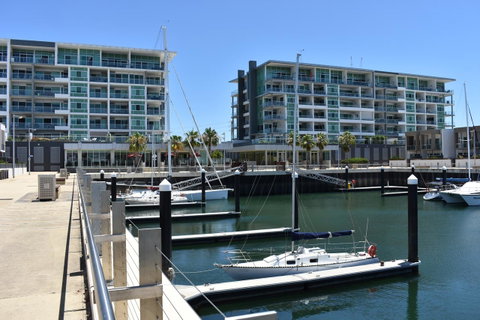 Breakwater Apartment - Australia Accommodation 1