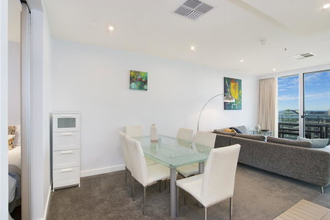 Beachside Luxury & Comfort, Ocean Views In Glenelg - Australia Accommodation 11