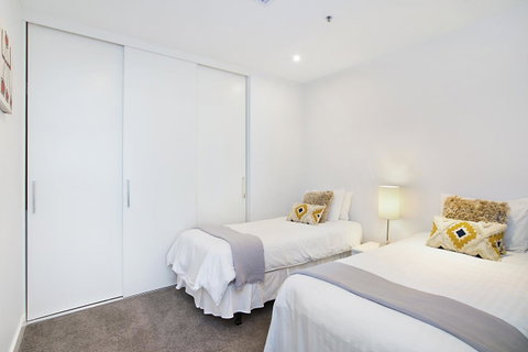 Beachside Luxury & Comfort, Ocean Views In Glenelg - Australia Accommodation 17
