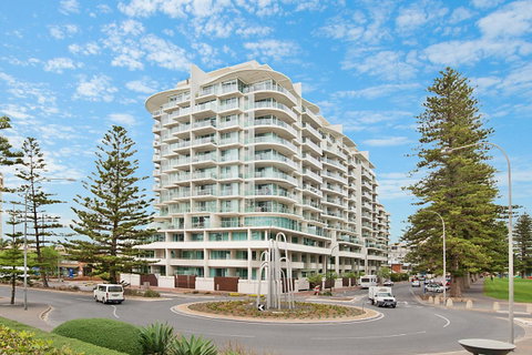 Beachside Luxury & Comfort, Ocean Views In Glenelg - Australia Accommodation 22