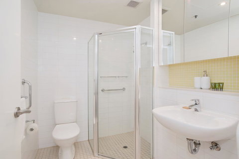 Beachside Luxury & Comfort, Ocean Views In Glenelg - Australia Accommodation 21