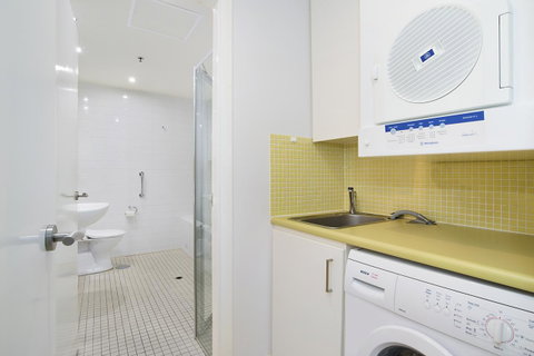 Beachside Luxury & Comfort, Ocean Views In Glenelg - Australia Accommodation 20