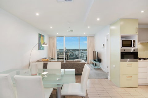 Beachside Luxury & Comfort, Ocean Views In Glenelg - Australia Accommodation 7