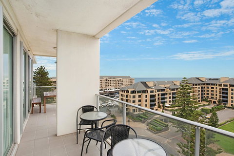 Beachside Luxury & Comfort, Ocean Views In Glenelg - Australia Accommodation 2