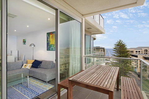 Beachside Luxury & Comfort, Ocean Views In Glenelg - Australia Accommodation 1