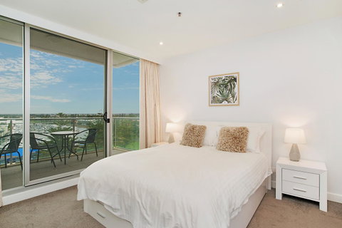 Beachside Luxury & Comfort, Ocean Views In Glenelg - Australia Accommodation 12