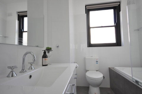 The One @ Henley Beach - Australia Accommodation 4