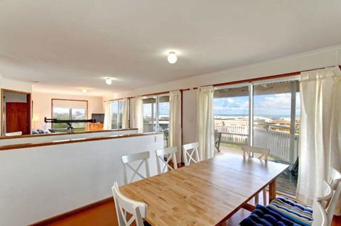SeaWatch-Sea Views - Australia Accommodation 10