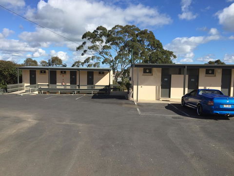 Blue Lake Motel - Australia Accommodation 24