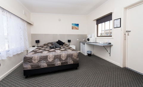 Blue Lake Motel - Australia Accommodation 4