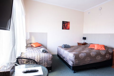 Blue Lake Motel - Australia Accommodation 16