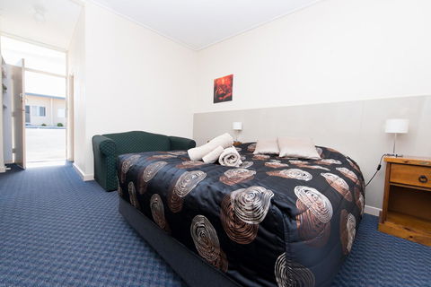 Blue Lake Motel - Australia Accommodation 13