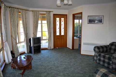 Baywatch - Australia Accommodation 6