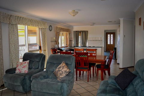 Baywatch - Australia Accommodation 15