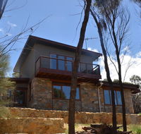 Of Stone and Wood Guesthouse - Australia Accommodation