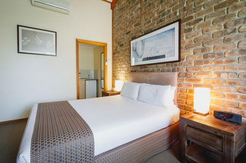 The Lodge By Manna - Australia Accommodation 6